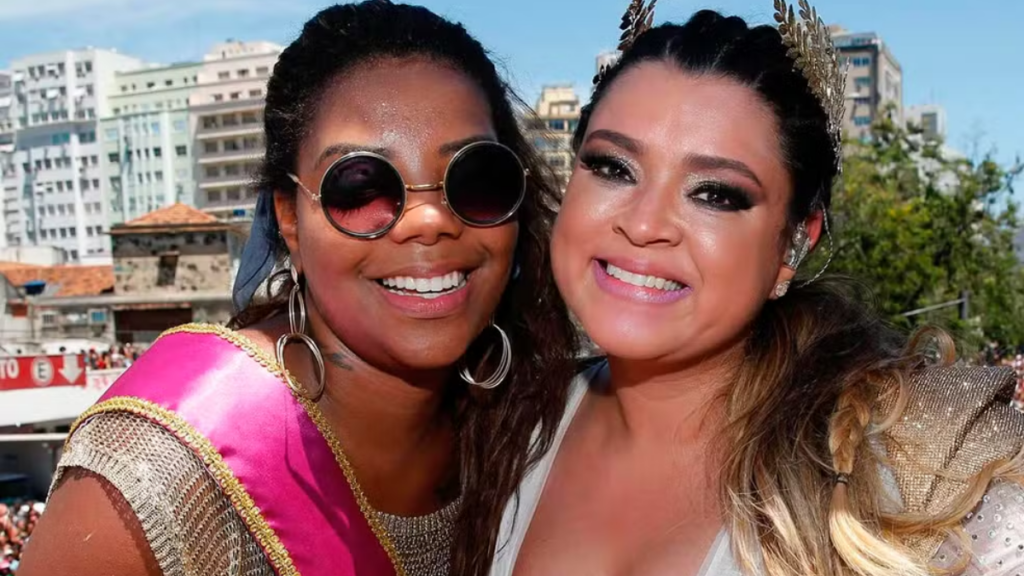 Preta Gil recebe homenagem de Ludmilla em bloco de carnaval e se emociona