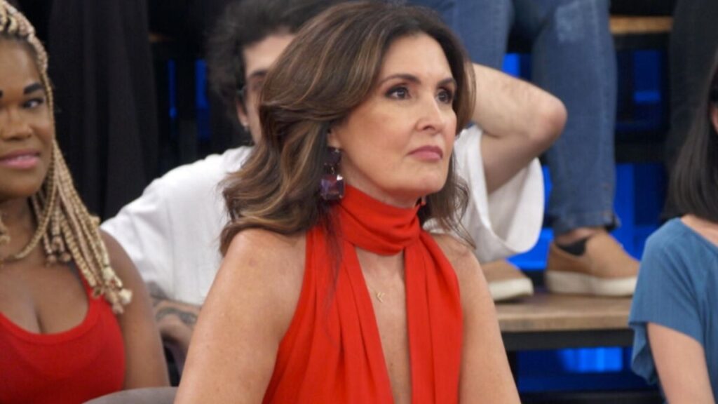 Ao vivo, Fátima Bernardes reclama da vida longe dos três filhos Fatima Bernardes