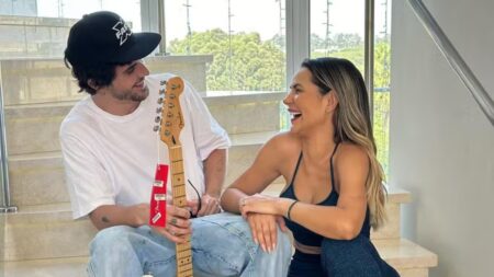 Fiuk anuncia a venda da guitarra que ganhou de Deolane e recebe resposta Fiuk 2