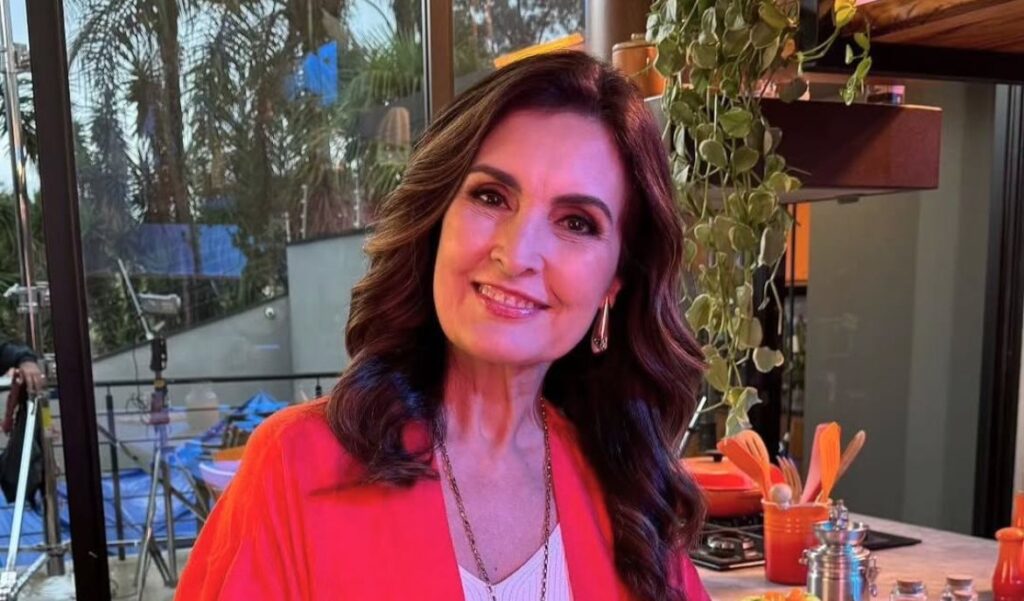 Fátima Bernardes alerta internautas sobre golpe com sua imagem Fátima Bernardes alerta internautas sobre golpe com sua imagem