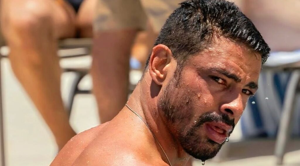 Cauã Reymond revela que toma caldo de rã para imunidade