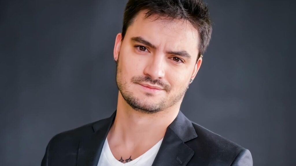 Felipe Neto anuncia candidatura à Presidência da República Felipe Neto anuncia candidatura à Presidência da República