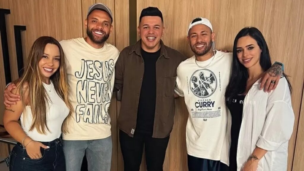 Neymar e Bruna Biancardi vão a encontro de casais cristãos em meio a polêmica