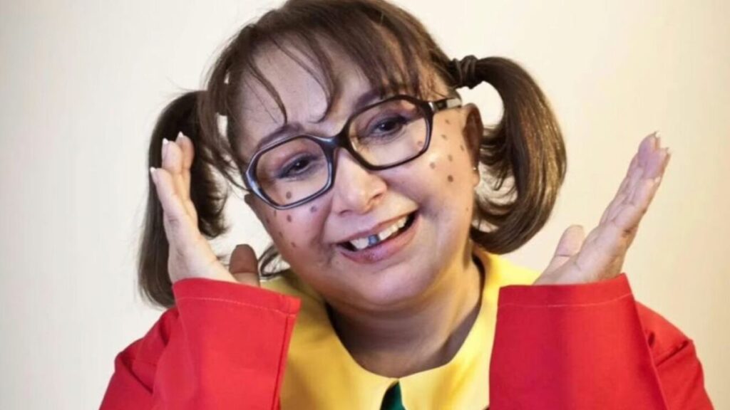 Atriz que viveu Chiquinha do Chaves sofre queda em teatro e preocupa fãs