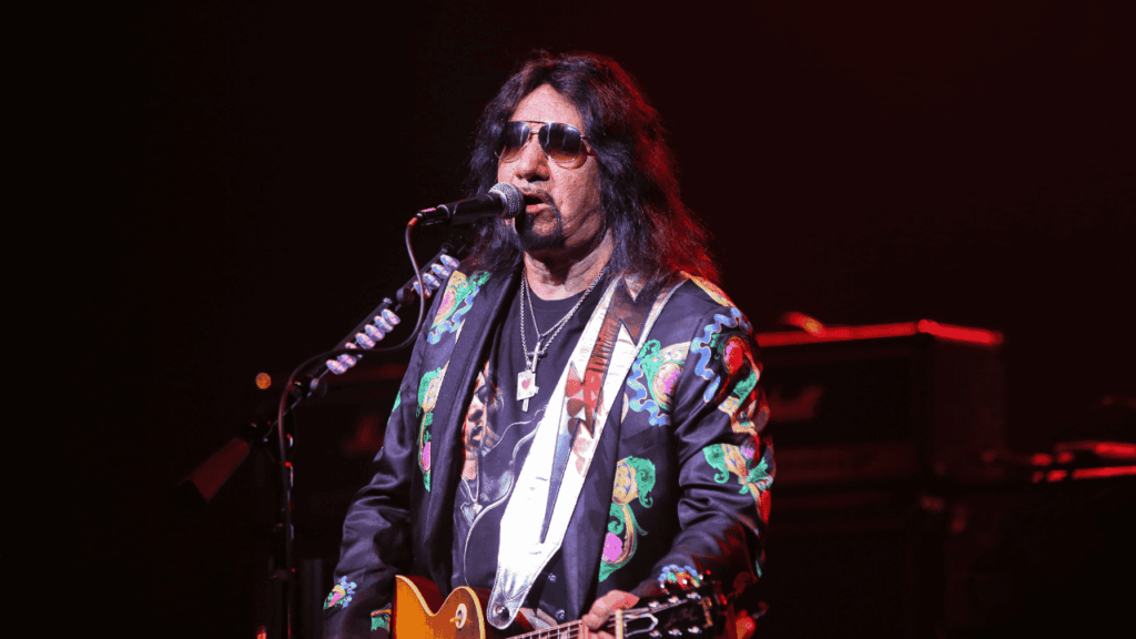 Ace Frehley, do KISS, está em estado grave e família considera atitude dramática Ace Frehley