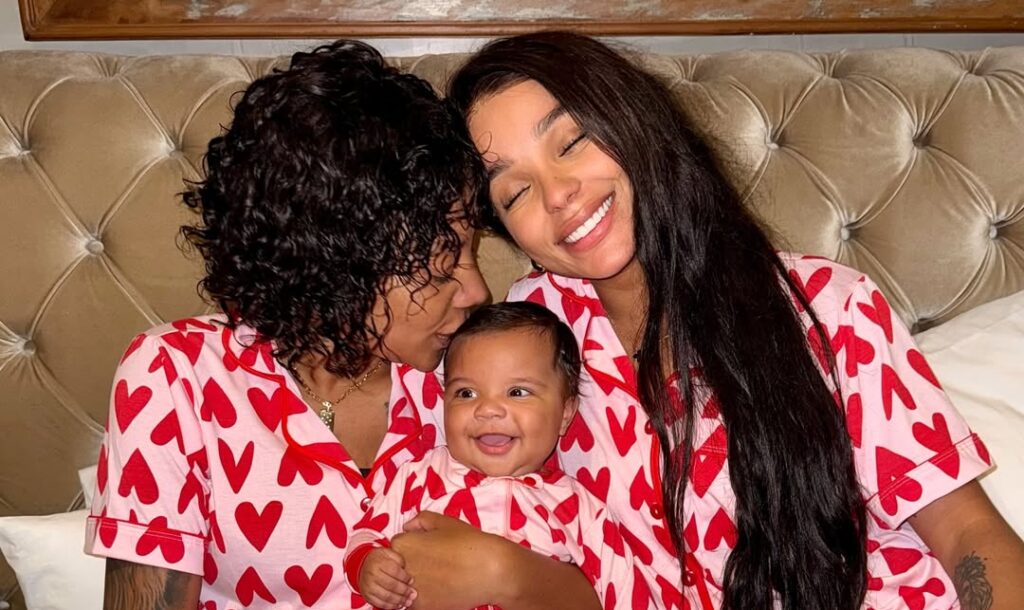 Ludmilla e Brunna Gonçalves iniciam introdução alimentar da filha Zuri Ludmilla, Bruna Gonçalves e a filha Zuri