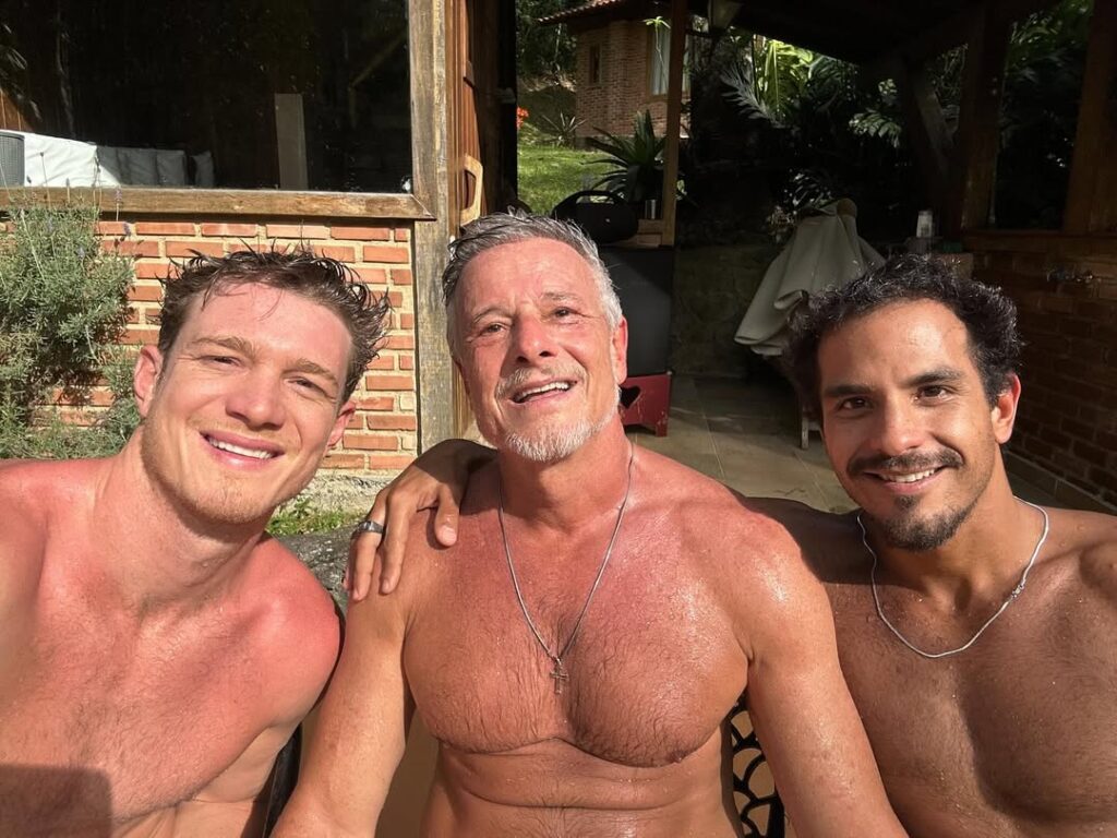 Marcello Novaes ao lado dos filhos Pedro e Diogo Novaes curtindo o domingo de sol no Rio de Janeiro