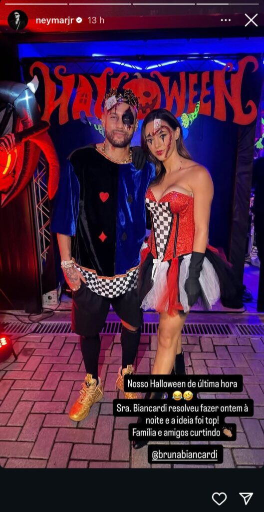 Neymar Jr. encanta fãs ao surgir fantasiado com Bruna Biancardi, Mavie e Mel em festa de Halloween 4 1000001242