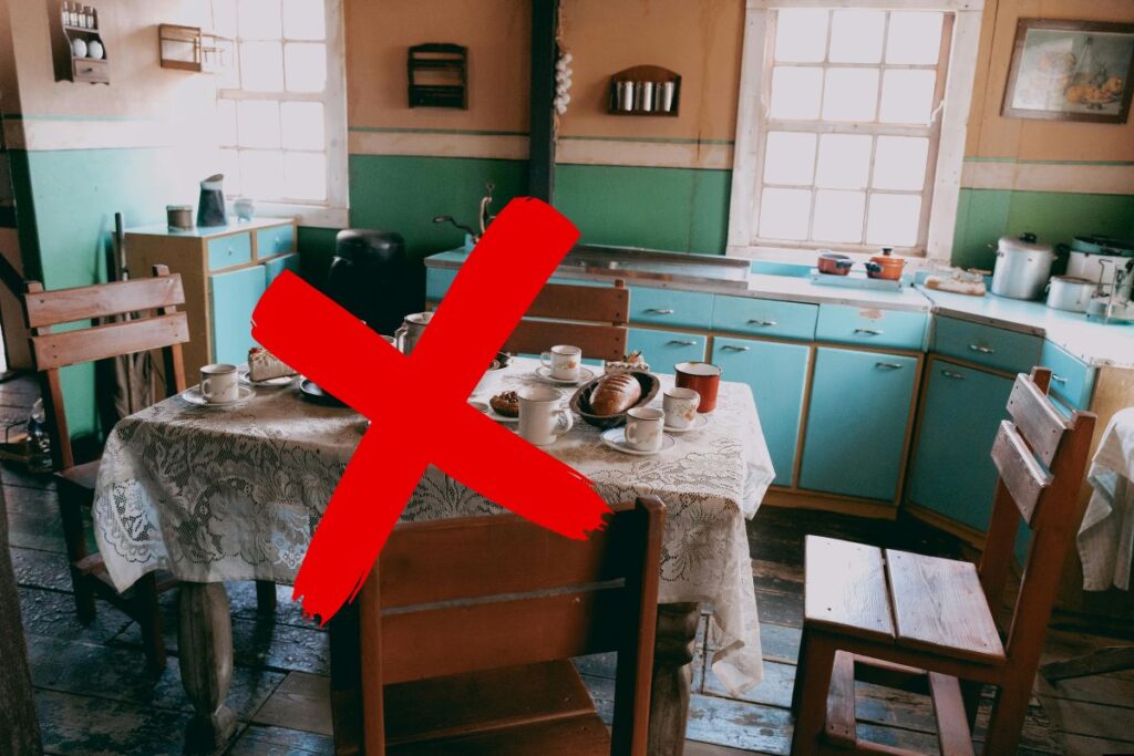 Toalhas de mesa de tecido não são mais usadas em casas elegantes: a tendência de 2026 é muito mais prática - Canva