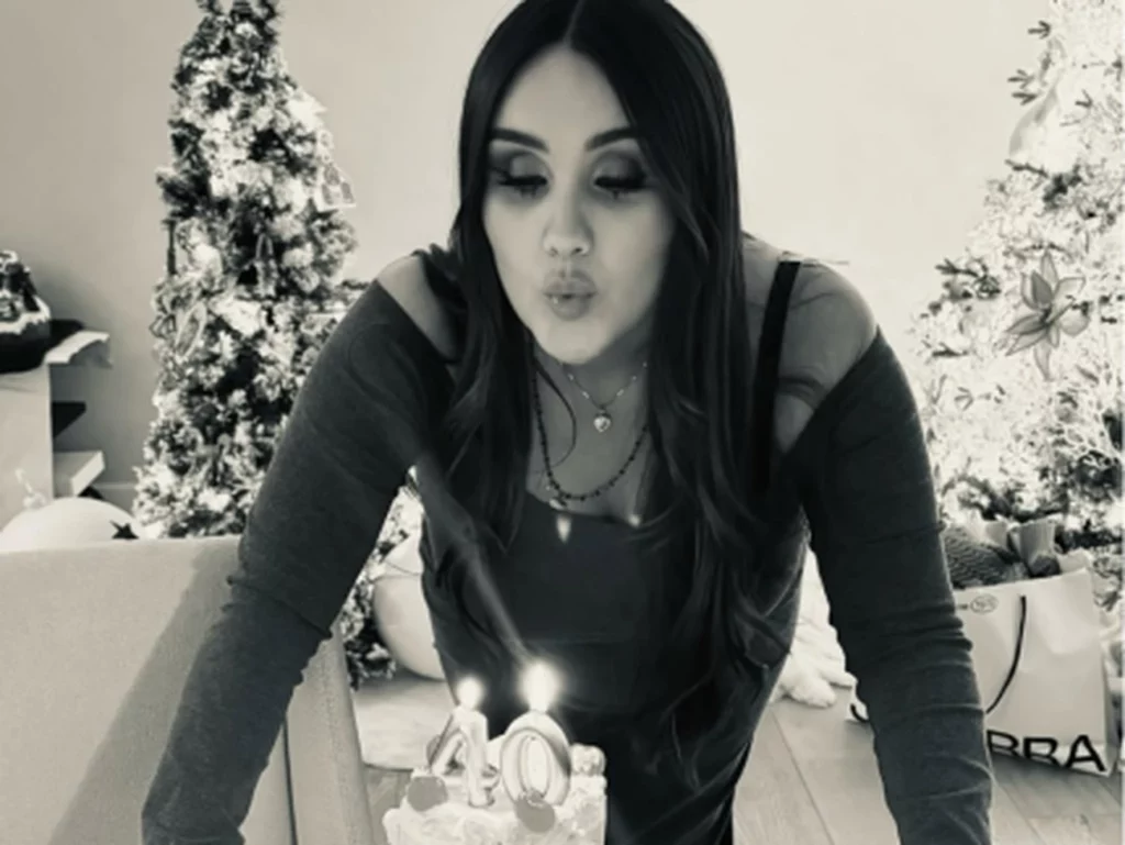 Dulce Maria faz 40 anos e desabafa: “Nunca imaginei que estaria criando vida dentro de mim” Dulce Maria faz 40 anos e desabafa: “Nunca imaginei que estaria criando vida dentro de mim”