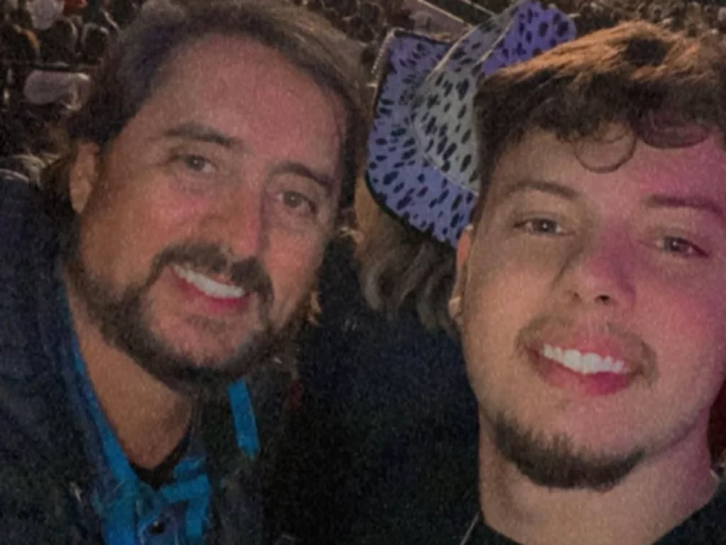Filho de Mauri, irmão de Chitãozinho e Xororó, lamenta morte do pai: “Continuar seu legado” Filho de Mauri, irmão de Chitãozinho e Xororó, lamenta morte do pai: “Continuar seu legado”