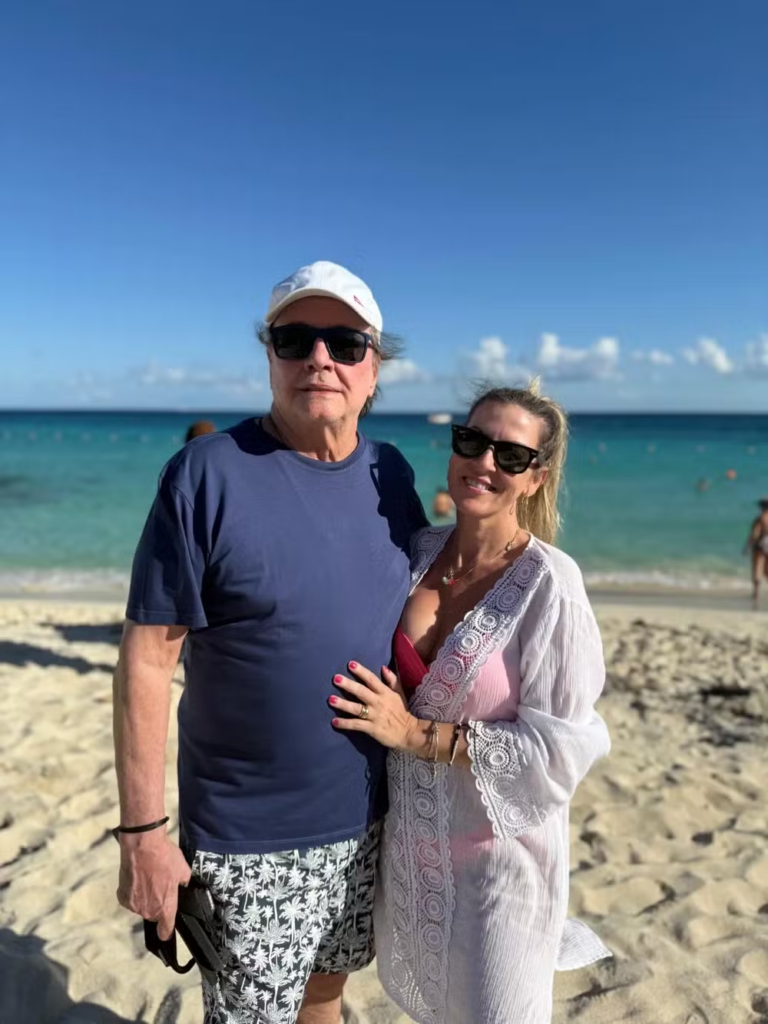 Fábio Jr. surge em clima de romance ao curtir viagem com a esposa