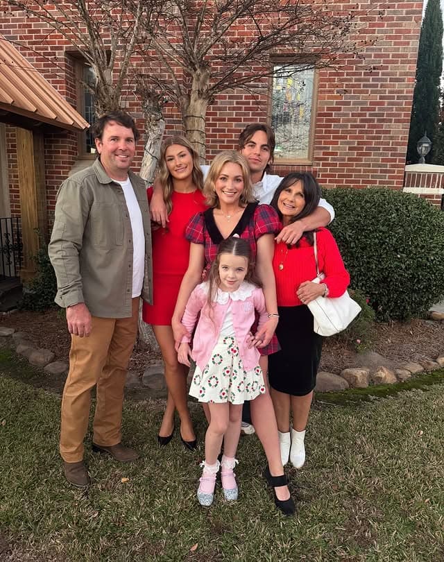 Família de Britney Spears reunida em foto compartilhada nas redes sociais durante celebração de Natal