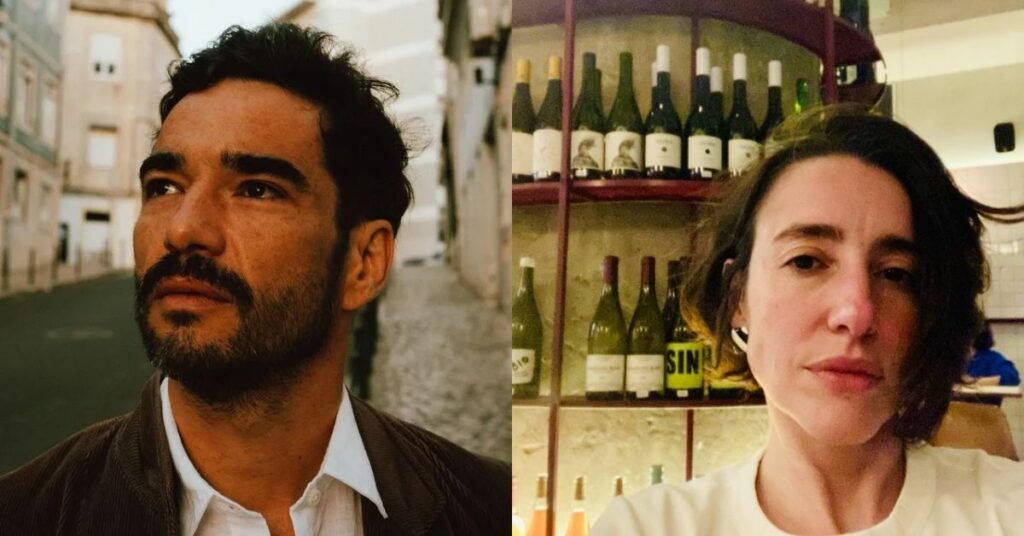 Caio Blat inicia novo romance; saiba quem é a namorada do ator Caio Blat e Fábio Comparato aparecem em montagem com retratos individuais, o ator em ambiente externo e a roteirista em espaço interno com prateleiras de vinhos ao fundo.