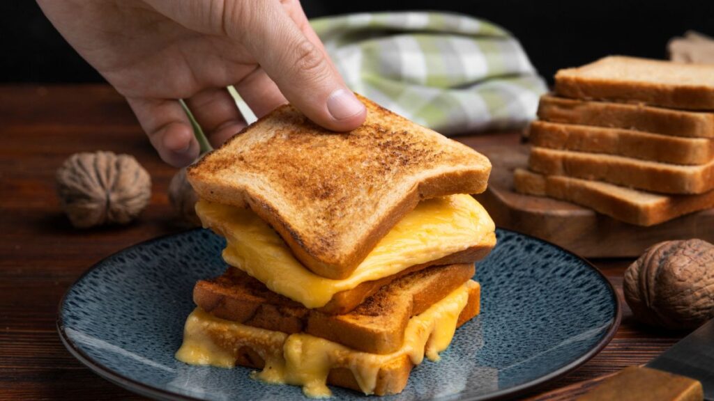 Nunca mais coma pão amanhecido: transforme-o em delícia digna de café de hotel