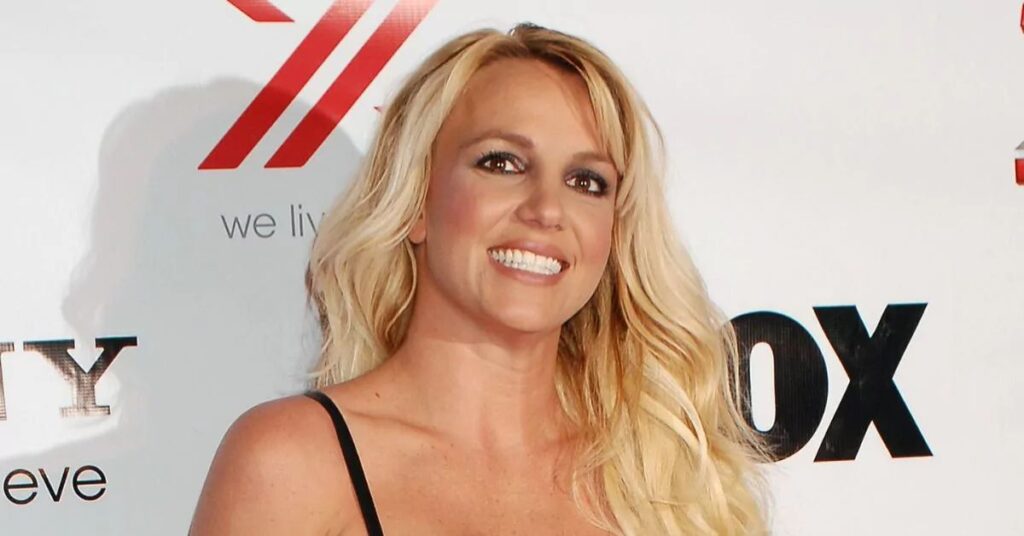 Britney Spears posa em evento em foto recente após repercussão de desabafo.