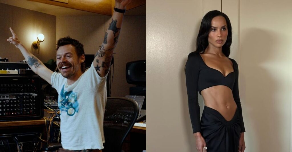Harry Styles: gesto da mãe sobre Zoë Kravitz chama atenção Harry Styles sorrindo em estúdio de gravação com braços levantados ao lado de Zoë Kravitz posando com look preto em fundo neutro