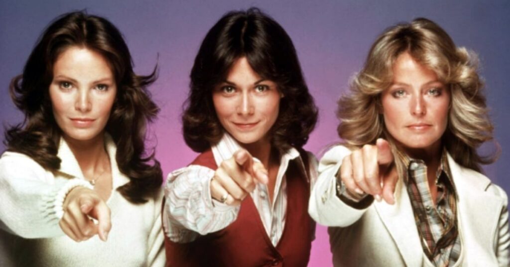 Elenco original de As Panteras se reúne após 50 anos; veja protagonistas de As Panteras em imagem promocional da série dos anos 1970