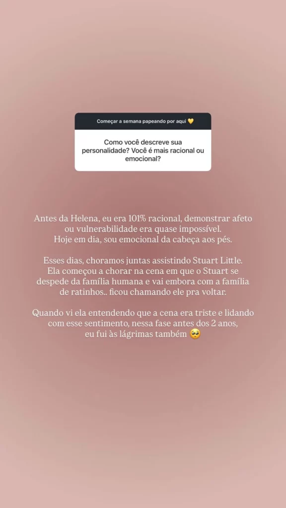 Amanda Kimberlly vai às lágrimas após atitude inesperada da filha Helena 1 Print de caixinha de perguntas nos stories de Amanda Kimberlly, em que a influenciadora relata que chorou ao ver a filha, Helena, se emocionar durante cena do filme Stuart Little e chamar o personagem para voltar.