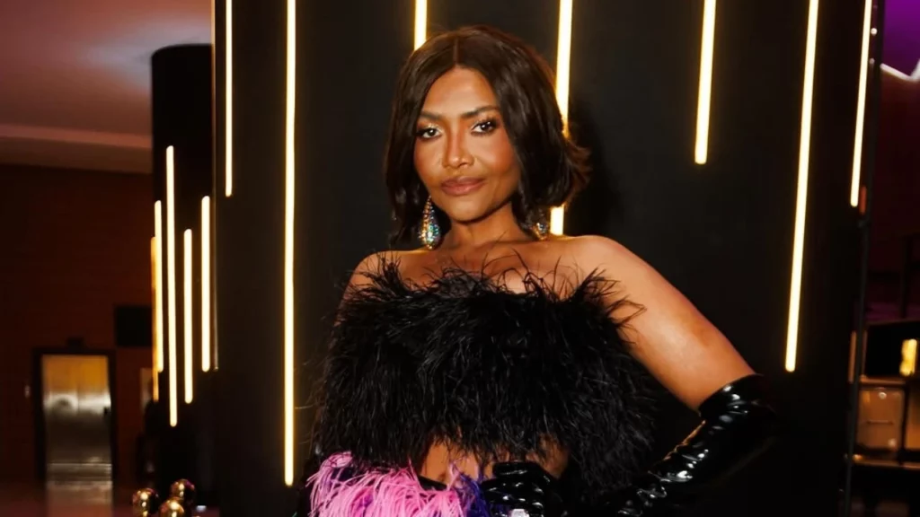Gaby Amarantos antes e depois: veja a transformação 3 Gaby Amarantos com vestido preto tomara que caia