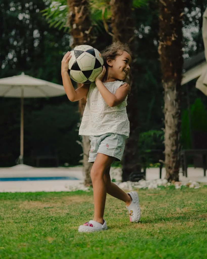 Éder Militão abre álbum com Cecília: ‘A vida é bonita contigo’ 4 Éder Militão aparece ao lado da filha Cecília durante momento das férias