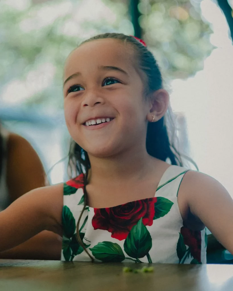 Éder Militão abre álbum com Cecília: ‘A vida é bonita contigo’ 9 Éder Militão aparece ao lado da filha Cecília durante momento das férias