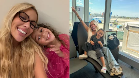 Karoline Lima revela se Cecília já pediu um irmãozinho: ‘zero’ Montagem mostra Karoline Lima ao lado da filha, Cecília, em dois momentos: em uma selfie sorrindo juntas e em uma sala de embarque de aeroporto, sentadas e abraçadas.