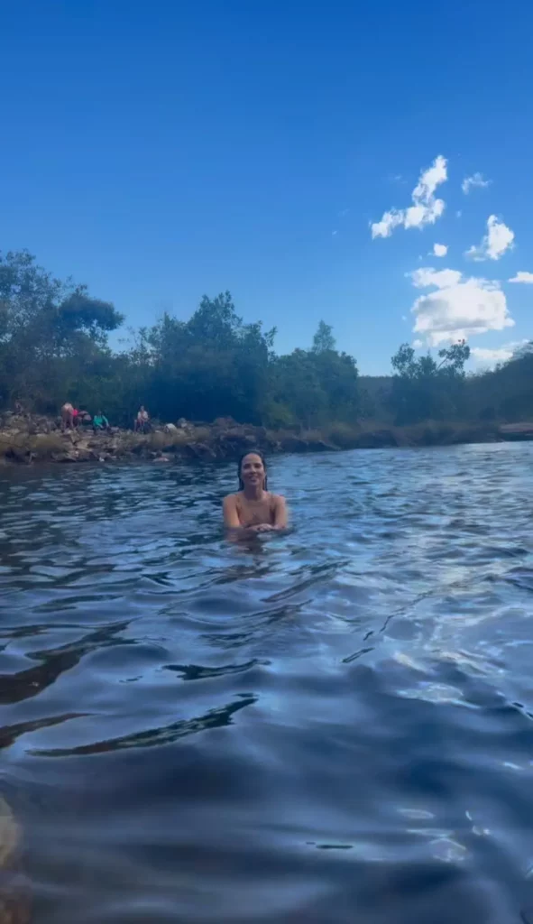 Wanessa Camargo retorna com novo namorado ao local que marcou relação com Dado Dolabella 2 Wanessa Camargo aparece dentro de um rio durante passeio em área de cachoeiras na Chapada dos Veadeiros.