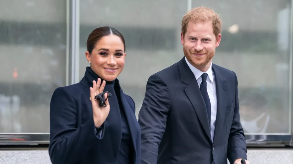 Família de Harry reage à volta dele e Meghan ao Reino Unido; entenda Principe Harry e Meghan Markle em passagem pelo Reino Unido.