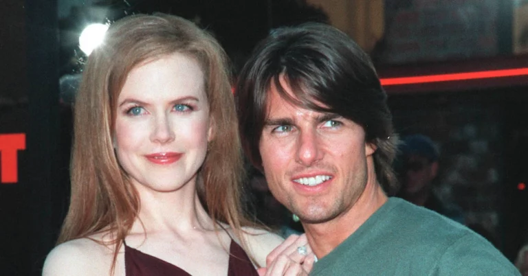Nicole Kidman e Tom Cruise posam juntos durante evento público