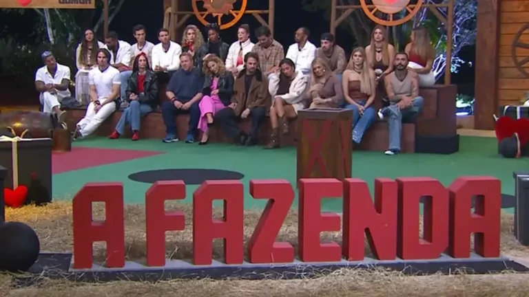Elenco de A Fazenda 18 em dinâmica ao vivo do programa,