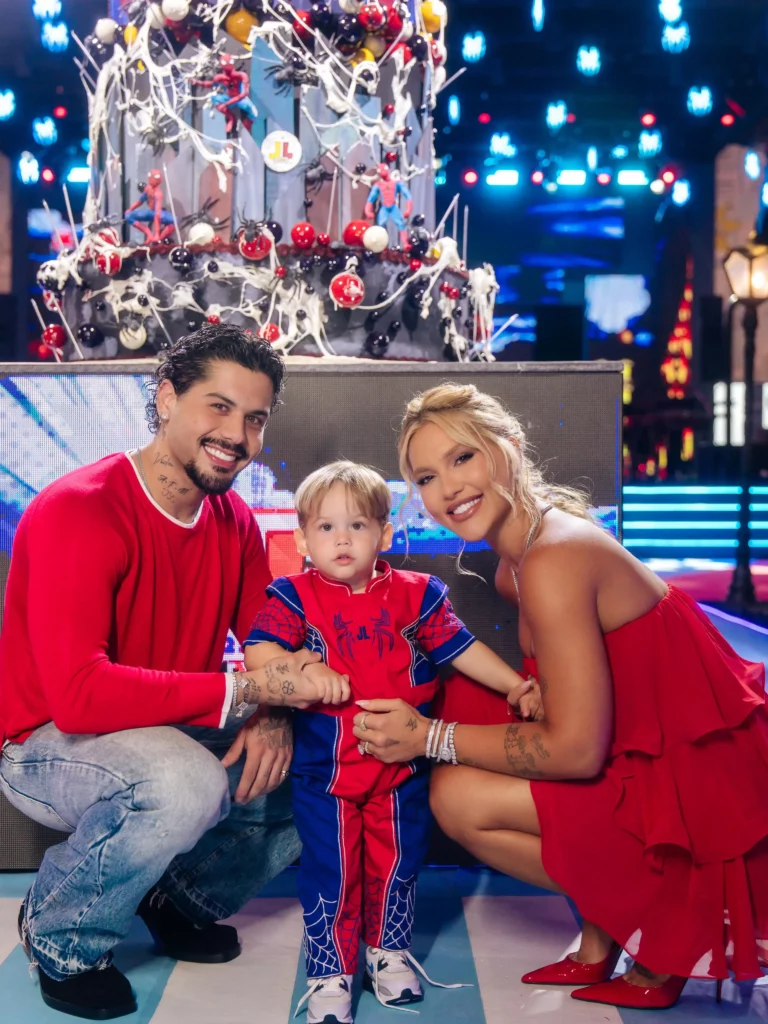 Zé Felipe e Virginia com José Leonardo.