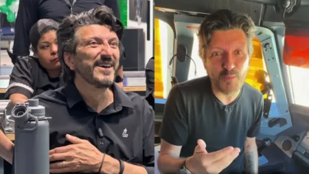 Lito Sousa aparece em duas imagens, sorrindo e falando para a câmera em diferentes momentos, uma delas em um ambiente interno e outra dentro de uma aeronave feito com auxílio de IA.