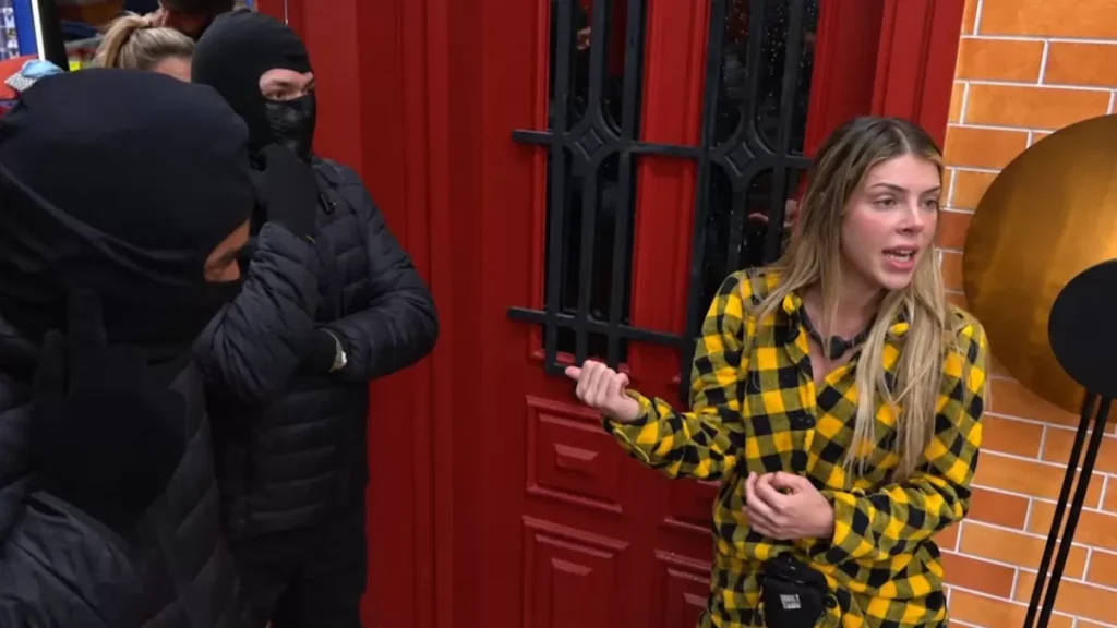 Ninjas de A Fazenda 18 com Ana Bruna após confusão na Sede