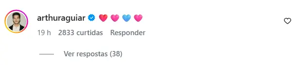 Recém-separada, Jheny Santucci revela nome da filha com Arthur Aguiar; veja reação do ator 1 Captura de tela do comentário de Arthur Aguiar no post de Jheny Santucci.
