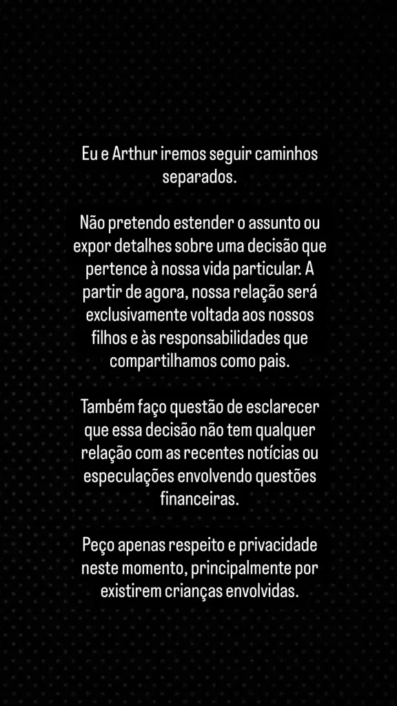 Print da publicação em que Jheny Santucci anuncia a separação de Arthur Aguiar e afirma que os dois seguirão caminhos separados.