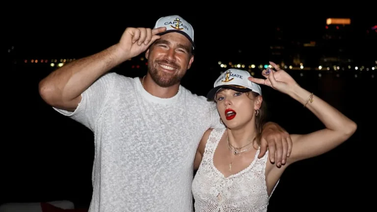 Uma foto de Taylor Swift e Travis Kelce