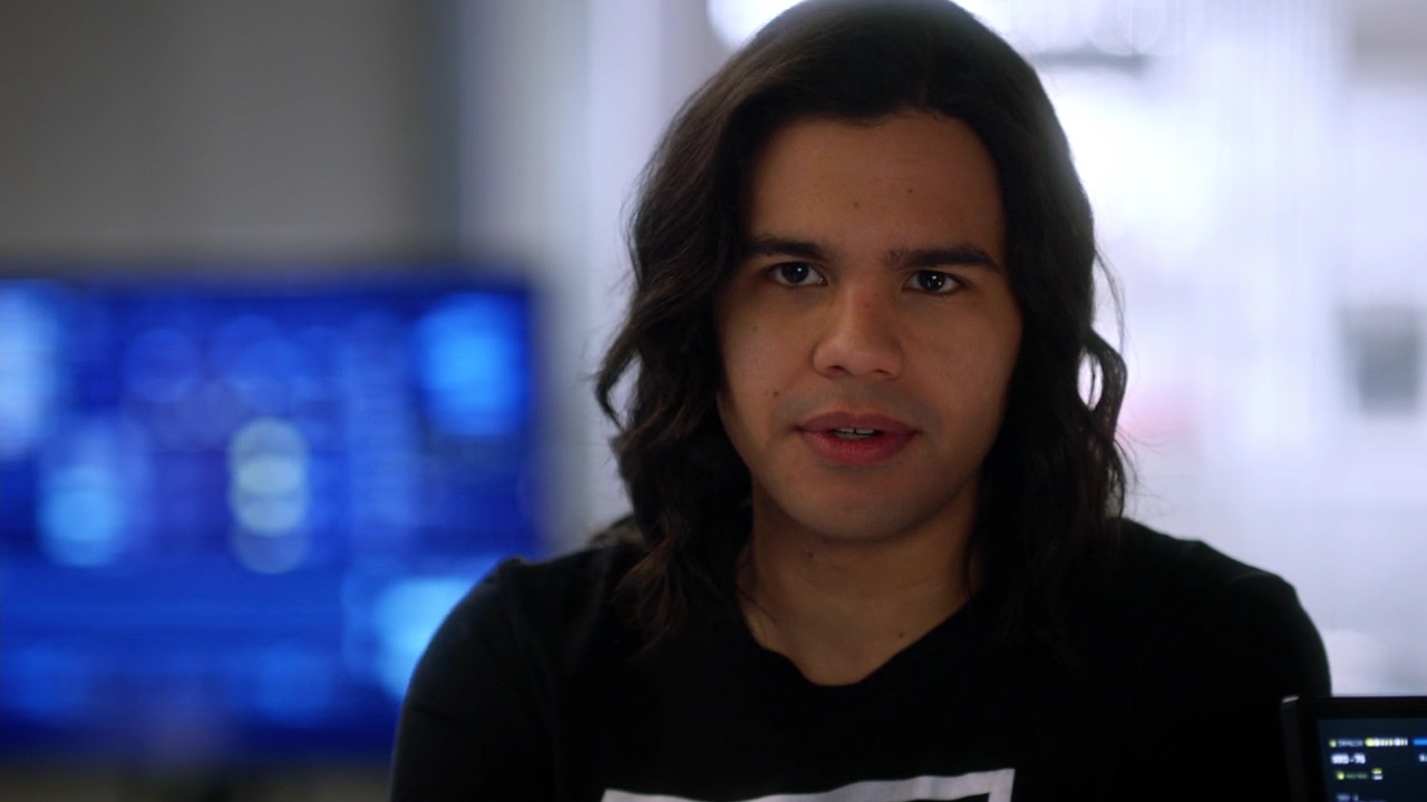 Cisco (Ramon Valdes) em The Flash (Imagem: Reprodução). 