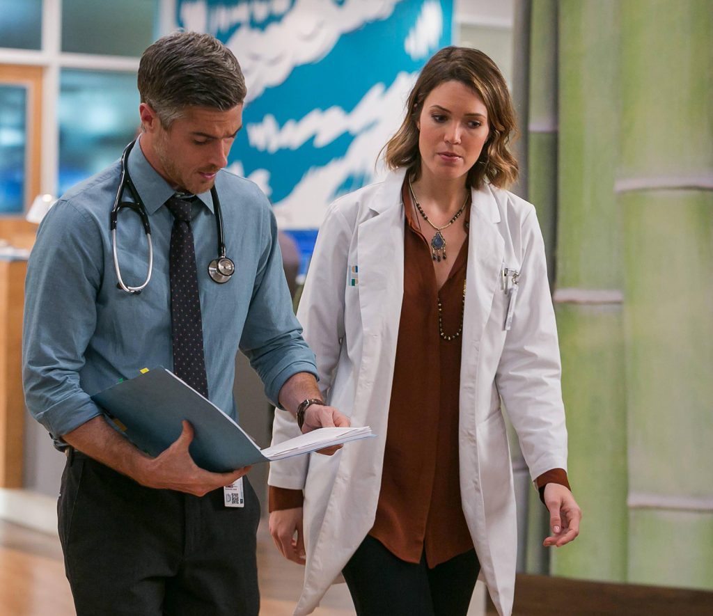 Dave Annable e Mandy Moore em Red Band Society